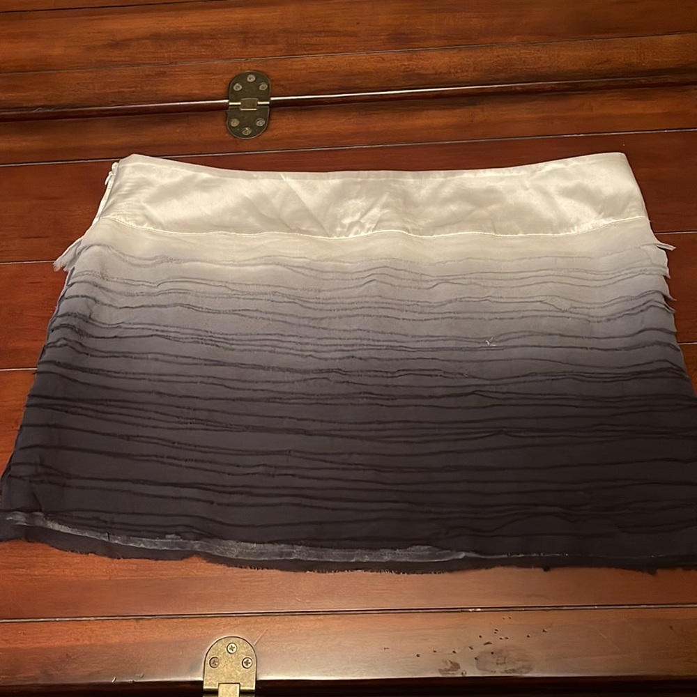 Bebe mini skirt sz L - Picture 3 of 9